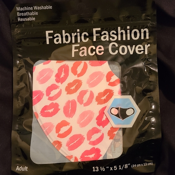 - LIPS Face Mask/Washable - Picture 1 of 1